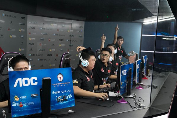 极采取行动 极采取行动